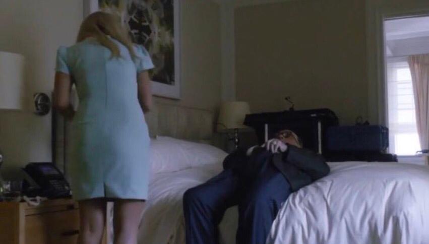 L’imbarazzante scena di Rudy Giuliani in ‘Borat 2’, l’avvocato di Trump con le mani nei pantaloni davanti a una (finta) giornalista