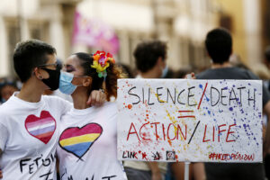 Legge anti-omofobi, primo ok alla Camera