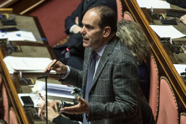 Dpcm e lockdown, il capogruppo Dem Marcucci evoca crisi e rimpasto di governo: “Serve una verifica” Dpcm e lockdown, il capogruppo Dem Marcucci evoca crisi e rimpasto di governo: “Serve una verifica”