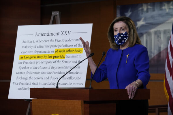 Scontro tra Donald Trump e Nancy Pelosi, e la speaker della camera invoca il 25esimo emendamento