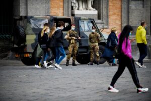 Dalla tosse del Covid al balbettio della politica: così Napoli è a rischio