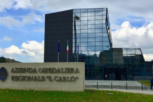 Potenza, 9 positivi nel reparto di Ginecologia: “Contagio partito da un evento privato”