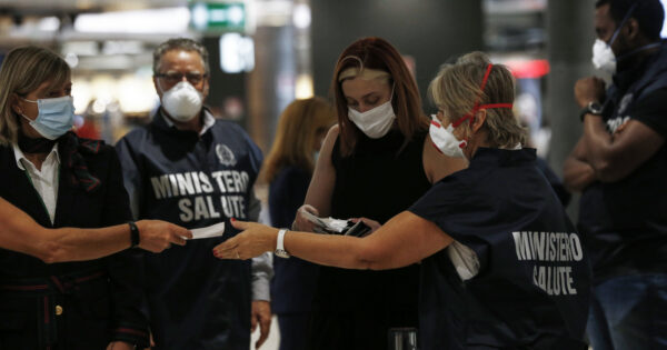 Cos’è il CommonPass, il primo passaporto Covid digitale per viaggiare