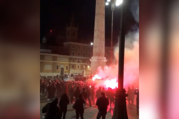 Manifestazioni a Roma, le immagini delle proteste contro Conte