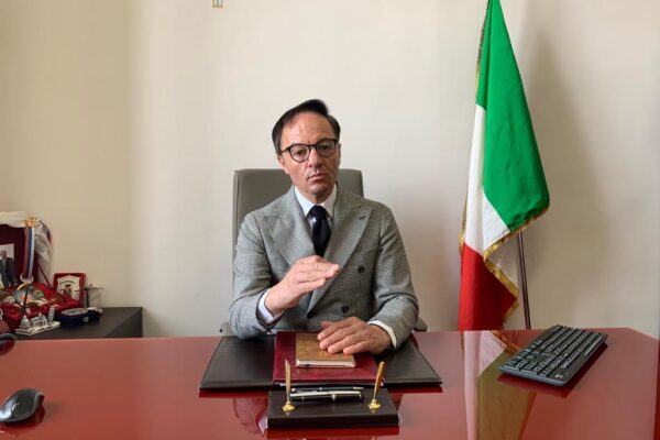 Confesercenti Campania, Schiavo: “Il governo maschera un lockdown sotto false spoglie, urgono aiuti per non far fallire le imprese”