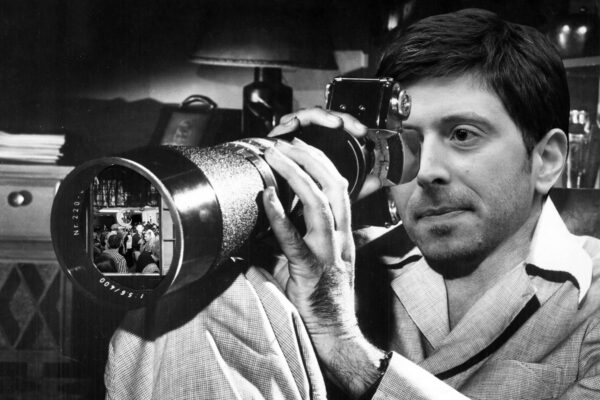 L’Italia degli spioni, Speranza vieta le feste private e si affida alla delazione dei cittadini