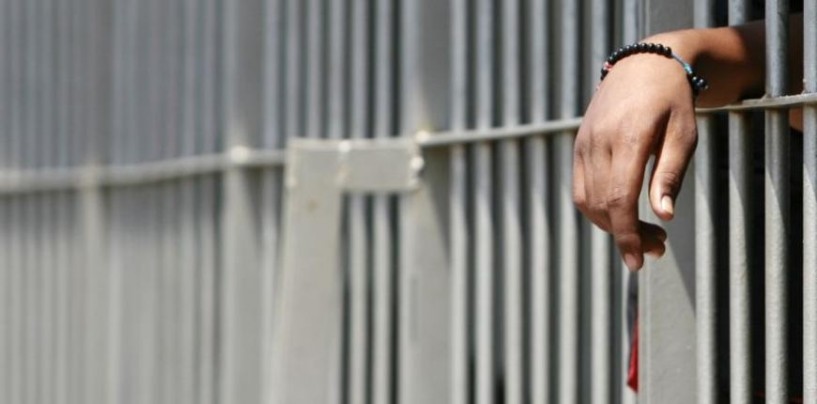 Iran, beve vino durante l’eucarestia: carcere, esilio e 80 frustate