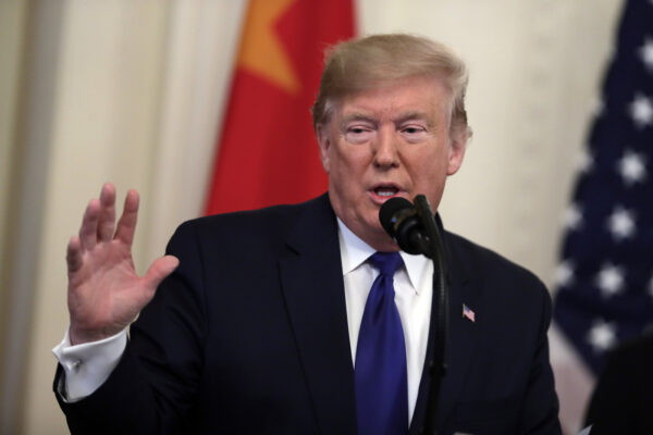 Trump, nuova ‘mazzata’ al presidente: “Ha un conto corrente in Cina che non aveva dichiarato”