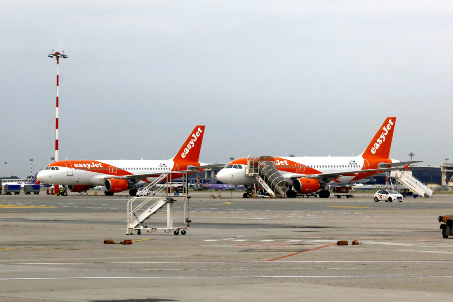 Foto LaPresse – Mourad Balti Touati
27/07/2019 Ferno (Va) – Aeroporto Malpensa
Cronaca
Primo giorno all’aeroporto di Malpensa dopo la chiusura dello scalo di Linate per lavori
Nella foto: due aerei easyjet


Photo LaPresse – Mourad Balti Touati
27/07/2019 Ferno (Va) – Malpensa Airport
News
First day at Malpensa airport after the closure of Linate airport due to works
In the picture: two easyjet airplanes