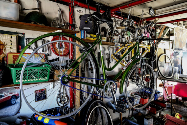 Foto Cecilia Fabiano/ LaPresse 
07 Settembre 2020 Roma (Italia)
Cronaca : 
Bonus Bici: da novembre il ministero dell’ambiente rimborsa una parte della spesa per l’acquisto di una bicicletta 
Nella Foto:  gli storici negozi di bici di Porta Portese 
Photo Cecilia Fabiano/LaPresse
September 07 , 2020  Roma (Italy) 
News:
Bike Bonus: from November the Ministry of the Environment give an economic help for buy a new bicycle
In the pic : ancient bike shop in Porta Portese