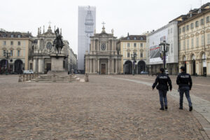 Coronavirus, la paura del governatore del Piemonte: “Natale? No a liberi tutti come in estate”