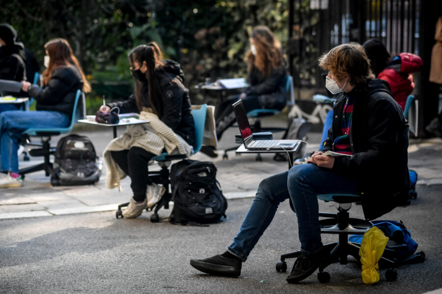 Scuole, il governo verso la riapertura il 7 gennaio: tutta Italia zona gialla ‘rafforzata’