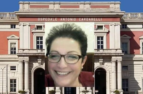Il Covid uccide infermiera del Cardarelli: “Antonella morta per curare chi continua ad ‘ammassarsi'”