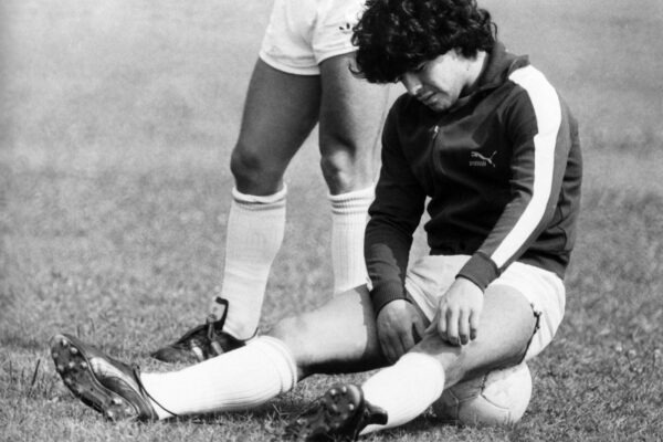 ©LaPresse Torino/Archivio storico
Archivio Storico
anni ’80
sport
calcio
Diego Armando Maradona
nella foto: il calciatore del Napoli Diego Armando Maradona durante un allenamento