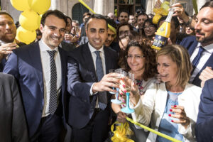 Cinquestellopoli: “Via il regalo alla lobby”, da LeU a FdI scatta la rivolta
