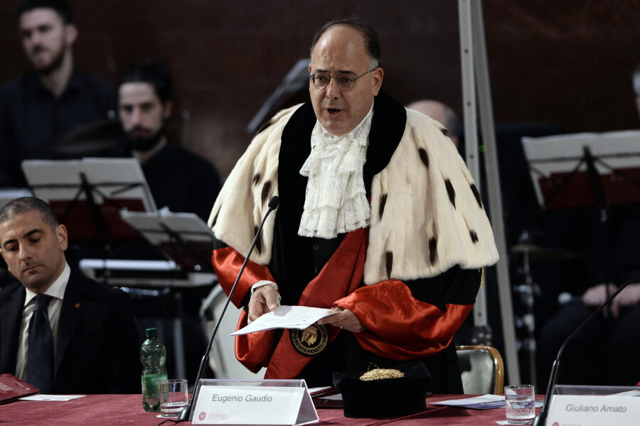Barzelletta Calabria, Gaudio non accetta l’incarico di commissario: “Mia moglie non si vuole trasferire a Catanzaro”