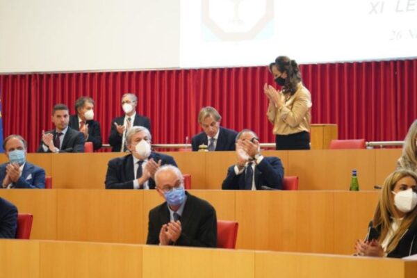 Psicodramma Movimento 5 Stelle, accordo col Pd in Puglia per un governo giallorosso: “Un tradimento”