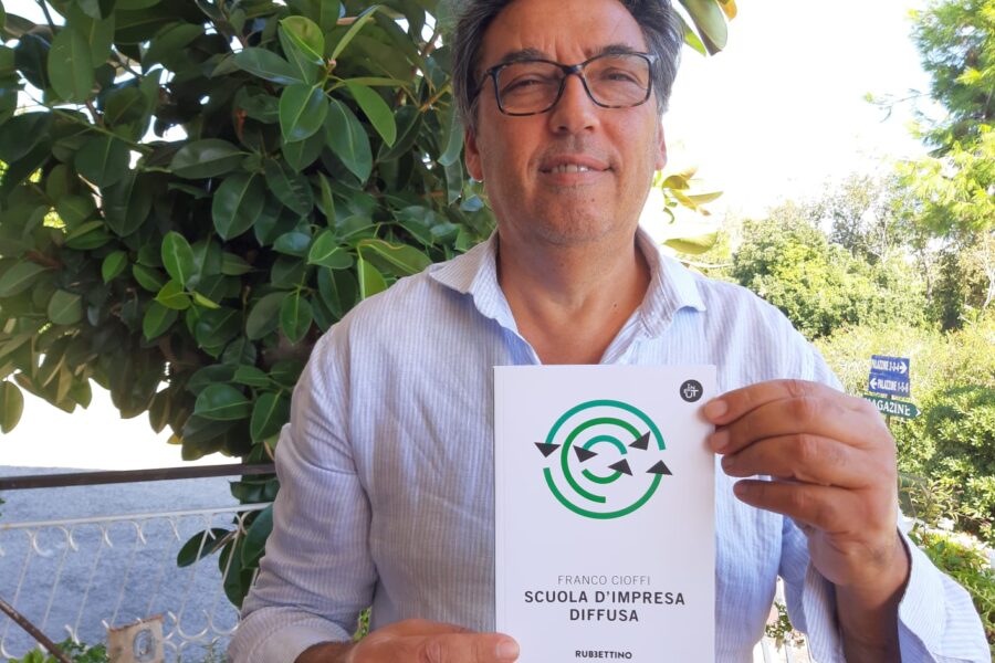 Il manager che insegna ai giovani e alle periferie a fare impresa: Franco Cioffi, da Casal di Principe a Scampia