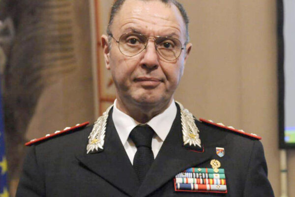 Il retroscena: dopo la bocciatura a capo dei carabinieri Cotticelli è diventato un agente segreto