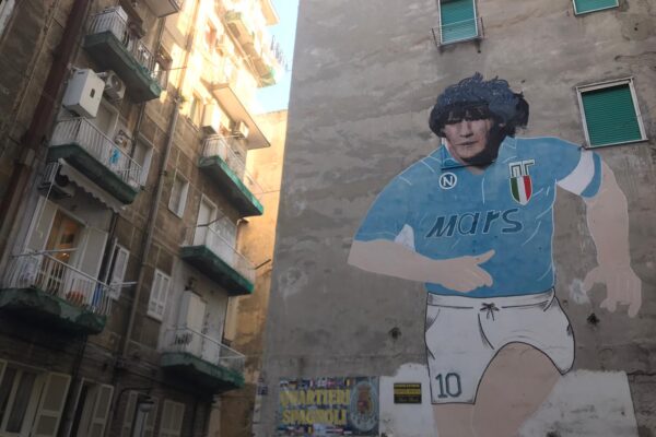 Un monumento a Diego Maradona al Cimitero degli Illustri di Napoli: l’idea dell’impresa funebre partenopea