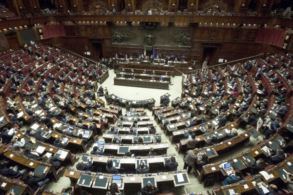 Camera e Senato, sbagliato non votare da remoto