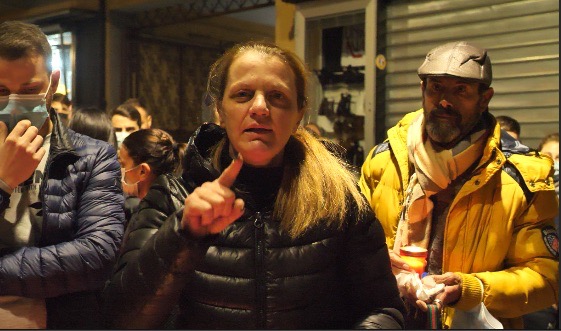 La fiaccolata per Simone, il dolore della mamma: “Ero per il perdono ma i vostri figli sono bestie”