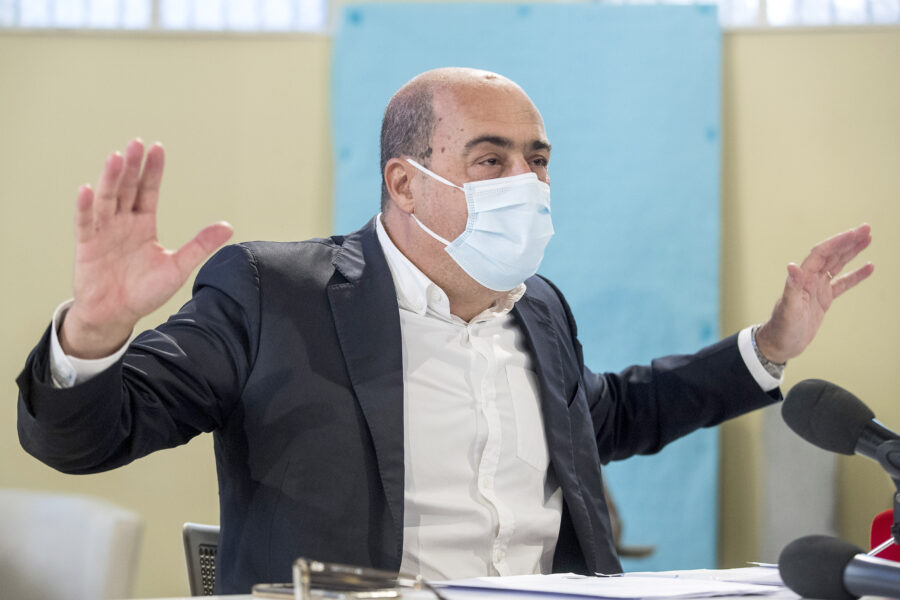 Gaffe di Zingaretti, dimentica la Sardegna per lodare il ‘suo’ Lazio: “Unica regione sempre gialla”