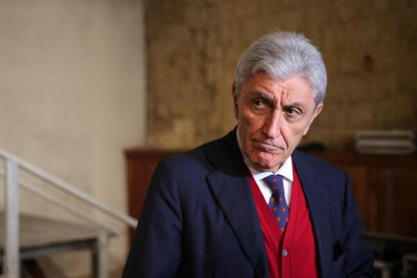 Elezioni amministrative, i candidati fantasma ignorati dal dibattito pubblico. Bassolino: “Nel ’93 aria di svolta, oggi è cambiato l’approccio” Elezioni amministrative, i candidati fantasma ignorati dal dibattito pubblico. Bassolino: “Nel ’93 aria di svolta, oggi è cambiato l’approccio”