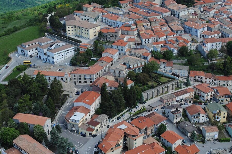 “La ricetta per rilanciare le aree interne? Più sinergia tra i comuni”, parla Clelia Fusco (Formez)