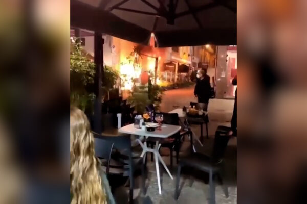 Paura a Salerno, incendio in un ristorante giapponese