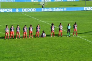 Paula Dapena, la calciatrice che rifiuta il minuto di silenzio per Maradona: “Era un violentatore”