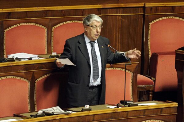 Giovanardi va a giudizio immediato per aver fatto troppe domande…