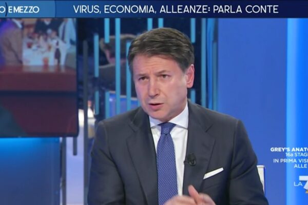 Conte raffreddato e con la tosse a ‘Otto e Mezzo’, sui social i dubbi sulle condizioni del premier