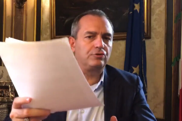 Campania zona rossa, la vittoria di Pirro de Magistris: “Me l’ha detto Speranza, la mia ordinanza ora non serve”