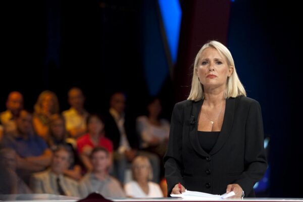 Per Federica Sciarelli il miglior mondo possibile è quello in cui tutti sono spie…