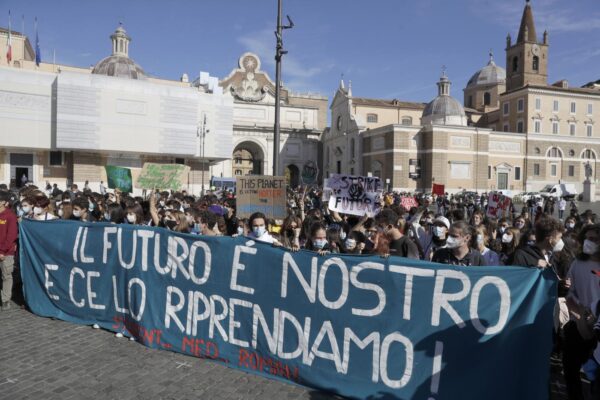 La scommessa: devirilizzare la società degli uomini