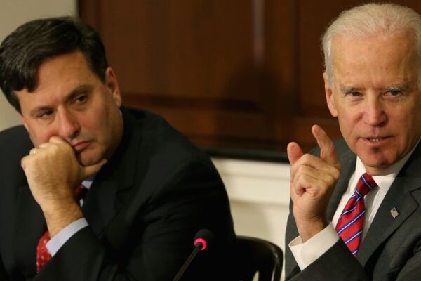 Biden sceglie Ron Klain come capo dello staff alla Casa Bianca: ha affrontato l’emergenza Ebola