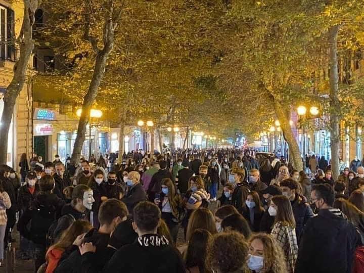 Il Vomero a Napoli, ieri sera (Foto Facebook Tà-Ttà-Napoli)