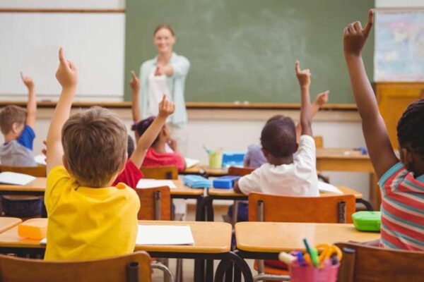 Scuola, in Campania da lunedì 25 gennaio quarte e quinte elementari in classe. Attesa per medie e superiori