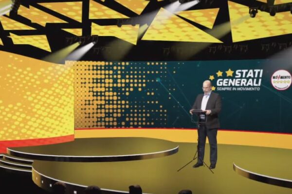 Movimento 5 Stelle, ecco il documento degli Stati Generali: limite di due mandati, alleanze ‘eccezionali’ e poteri a organo collegiale