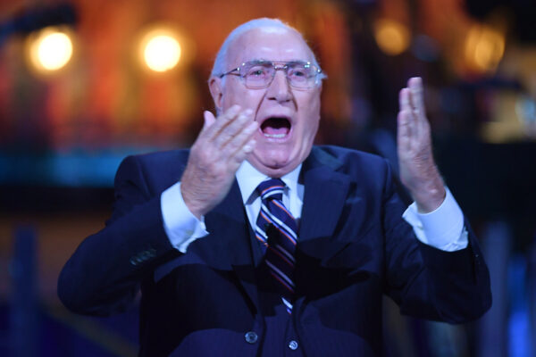 Foto LaPresse – Tano Pecoraro
19/12/2019 – Sanremo (Italia)
Musica
Sanremo Giovani 2019
nella foto: pippo baudo

Photo LaPresse – Tano Pecoraro
19/12/2019 – Sanremo (Italy)
Music
Sanremo Young 2019
in the pic: pippo baudo