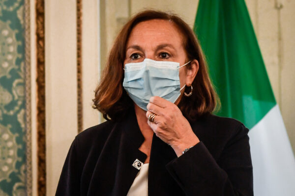 Foto Claudio Furlan – LaPresse 
15 Agosto 2020 Milano (Italia) 
News
Riunione del Comitato Nazionale per l’Ordine e la Sicurezza presso la Prefettura di Milano
Nella foto: Ministro Luciana Lamorgese

Photo Claudio Furlan – LaPresse
15 August 2020 Milano (Italy) 
Meeting of the National Committee for Order and Security at the Prefecture of Milan
In the photo: Minister Luciana LaMorgese