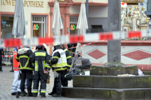 Treviri, morti e feriti: tra le vittime bimbo di 9 mesi. “Persone volavano in aria, scene da guerra”