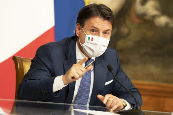 Foto Filippo Attili/Palazzo Chigi/LaPresse 03-12-2020 Roma, Italia PoliticaIl Presidente del Consiglio Giuseppe Conte ha illustrato, in conferenza stampa a Palazzo Chigi, le nuove misure per l’emergenza da Covid19.DISTRIBUTION FREE OF CHARGE – NOT FOR SALE – Obbligatorio citare la fonte LaPresse/Palazzo Chigi/Filippo Attili Foto Filippo Attili/Palazzo Chigi/LaPresse 03-12-2020 Roma, Italia PoliticaIl Presidente del Consiglio Giuseppe Conte ha illustrato, in conferenza stampa a Palazzo Chigi, le nuove misure per l’emergenza da Covid19.DISTRIBUTION FREE OF CHARGE – NOT FOR SALE – Obbligatorio citare la fonte LaPresse/Palazzo Chigi/Filippo Attili