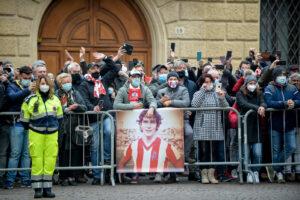 Foto Claudio Furlan – LaPresse 
12 Dicembre 2020 Vicenza (Italia) 
News
Funerali di Paolo Rossi presso il Duomo

Photo Claudio Furlan – LaPresse
07 December 2020 Milano ( Italy )
News
Paolo Rossi funeral