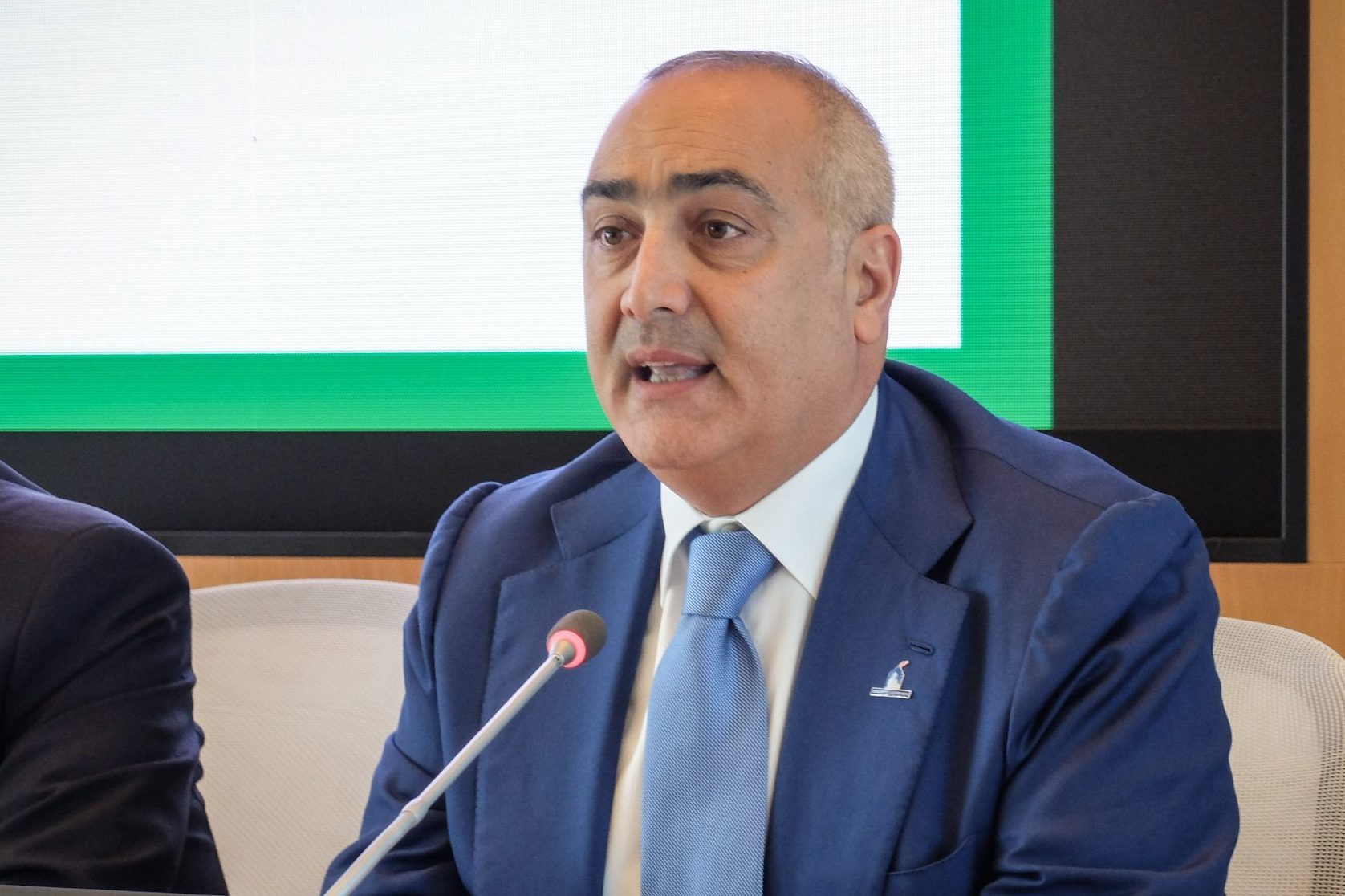 Bufera sull’Asl Napoli 1, fatture false e lavori fantasma ma Verdoliva non si è mai accorto di niente…