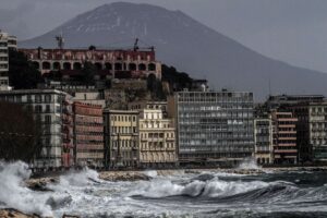 Venti e temporali, allerta meteo in Campania di 24 ore: le zone coinvolte