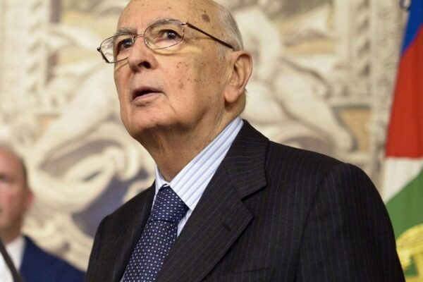 Giorgio Napolitano operato allo Spallanzani, le condizioni: “E’ sveglio, quadro stazionario”