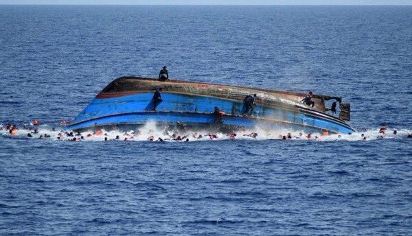 Naufragio migranti nel Mediterraneo, almeno 20 morti e decine di dispersi