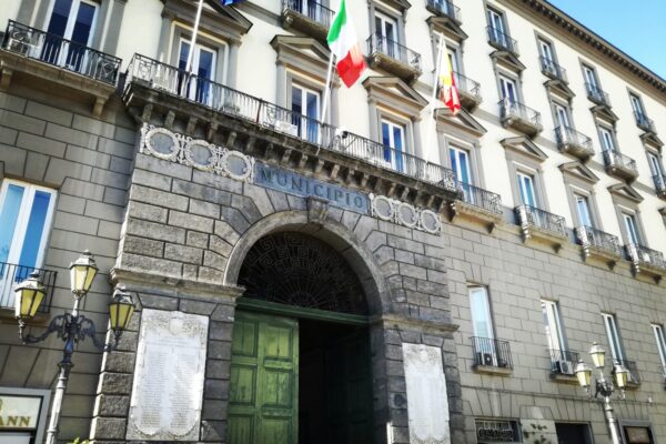 Gli lsu non bastano, al Comune di Napoli serve un piano di assunzioni